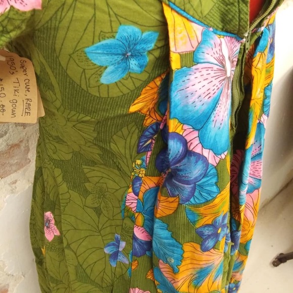 STUNNING Like-New 1960s Hawaiian Cotton Dress - Picture 4 of 4